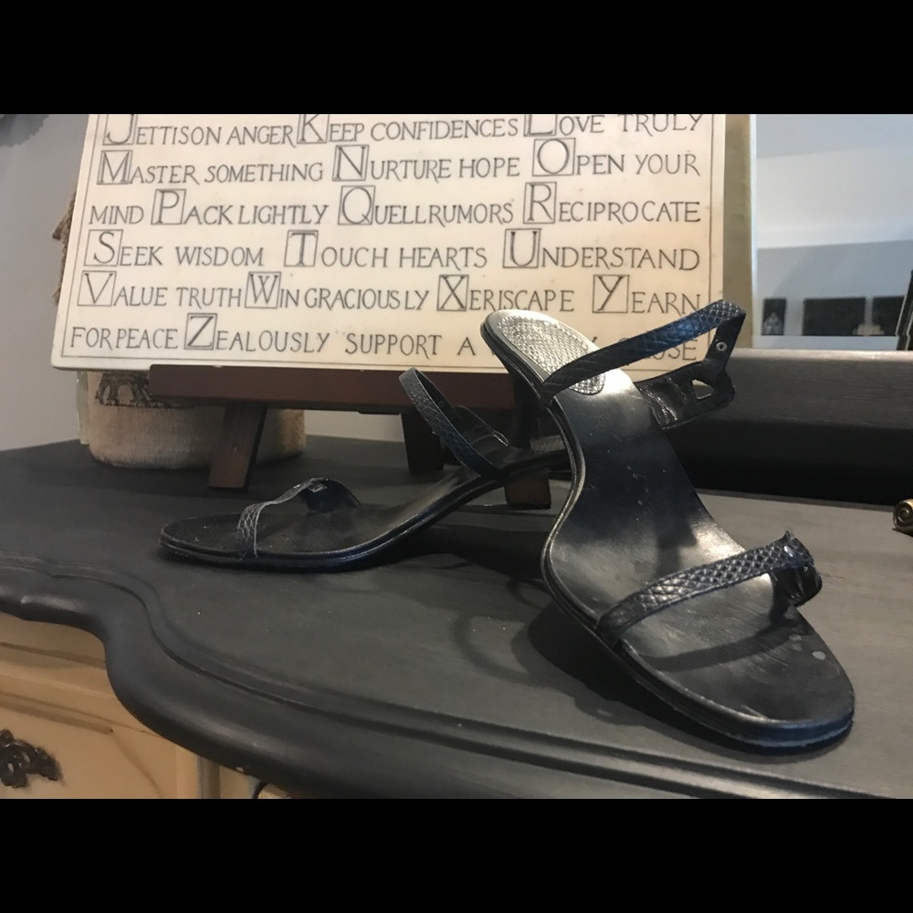 Ann Taylor Black Leather Sandals 8